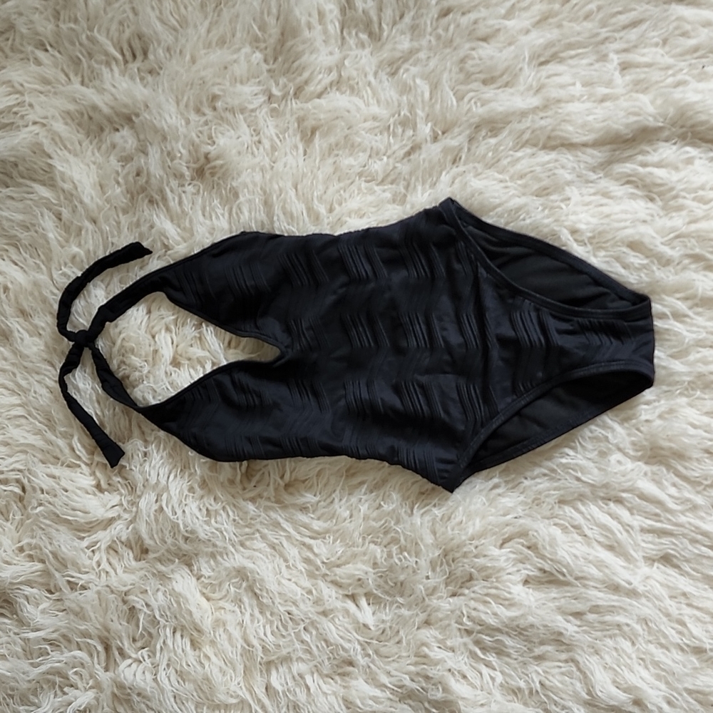 LA BLANCA Textured BLACK Chevron Ribbed Plunge Halter 1pc. Swimsuit #LB5K319 - Picture 2 of 9